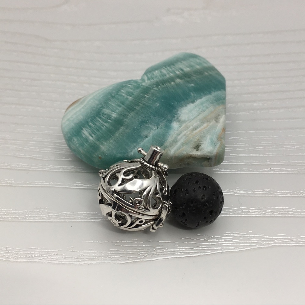 Leaf Pattern Aromatherapy Silver tone Locket.  Lava stone included.
